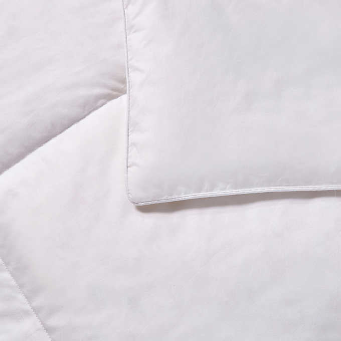 Hotel Grand White Goose Feather and Down Comforter